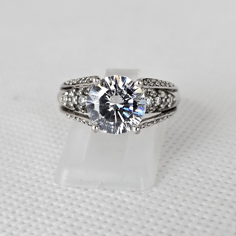 Victoria Wieck Diamond Simulant Sterling Silver Size 7.5! - Picture 3 of 6